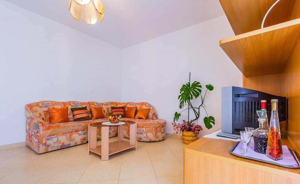 Apartments Milka Medulin Exterior photo